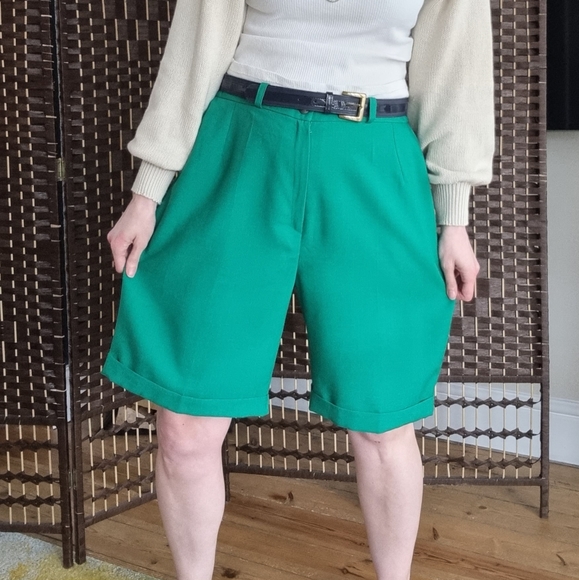 Vintage Pants - Vintage green shorts fits size 14 best